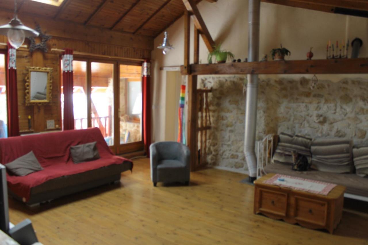 Bed and Breakfast Chez Louve Bleue Hotonnes Exterior foto